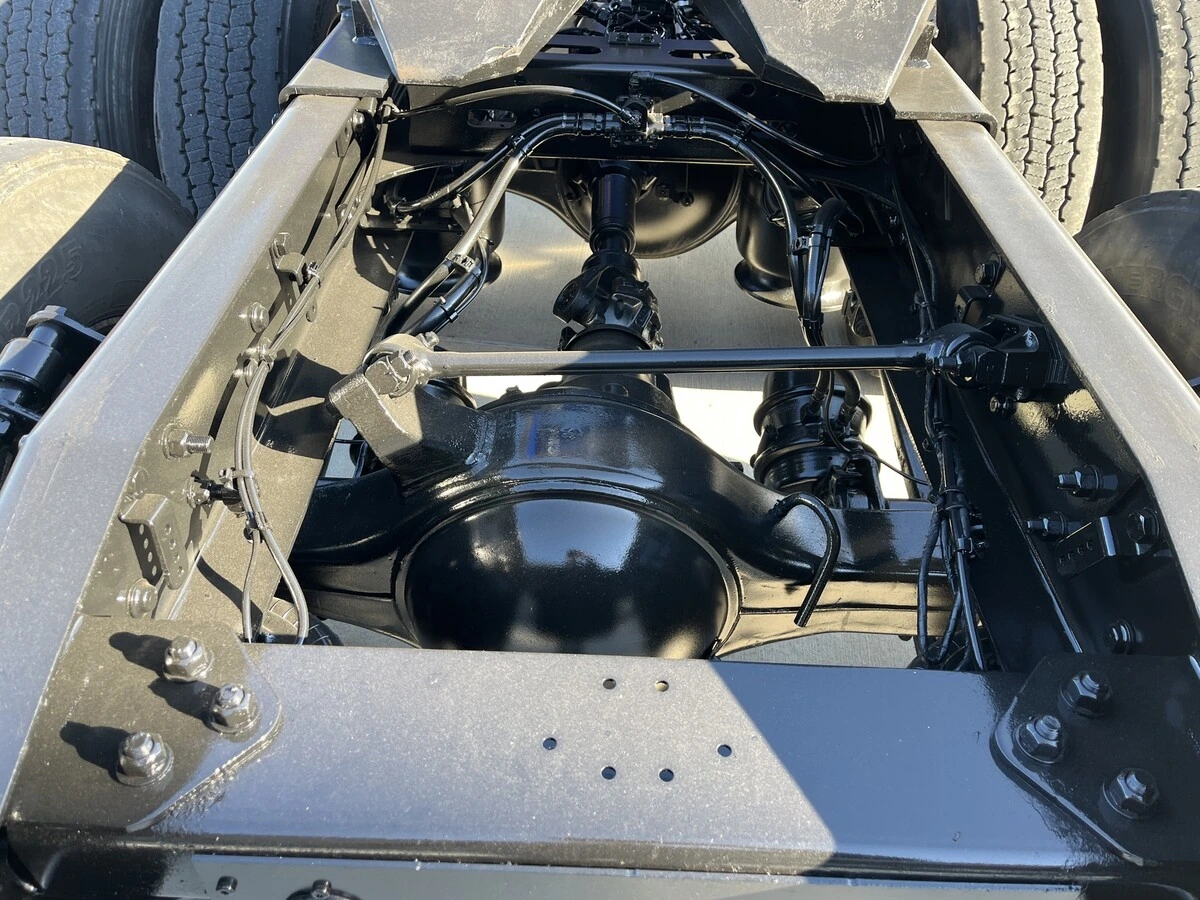 2022 Freightliner Cascadia - image 9