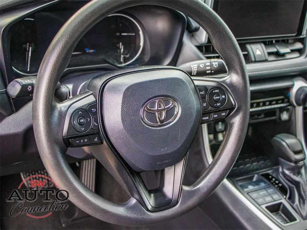 2024 Toyota RAV4 LE photo 19