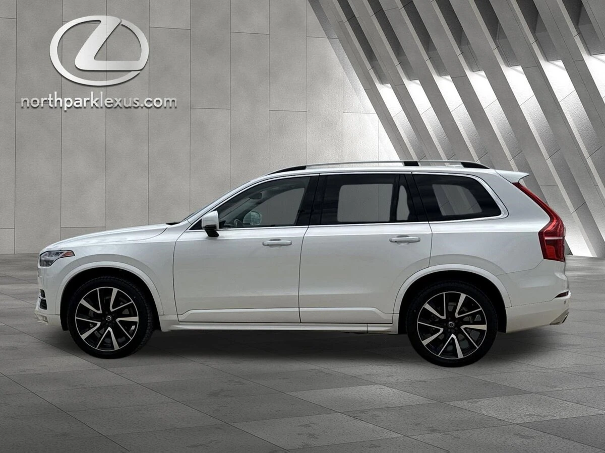 2019 Volvo XC90 T6 Momentum AWD's photo