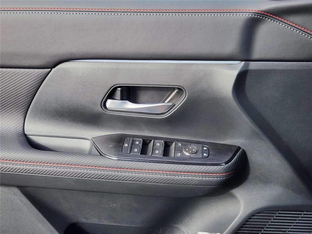 2026 Nissan KICKS SR AWD - Photo 7