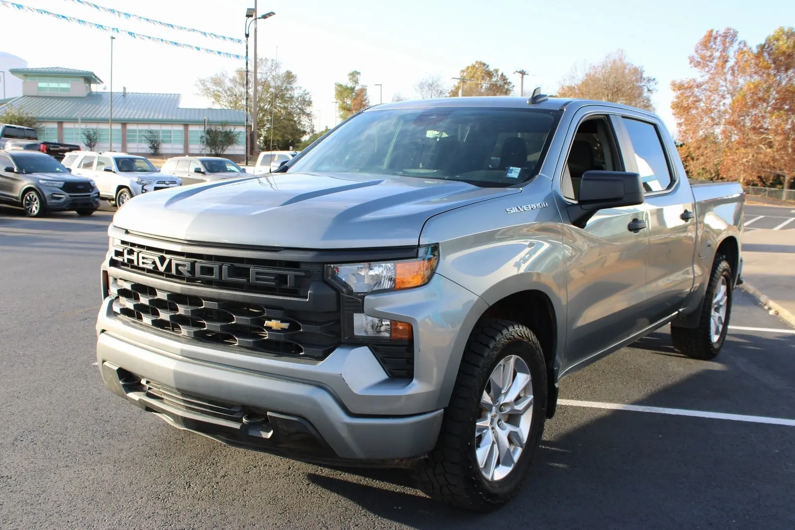 2024 Chevrolet Silverado 1500 Custom photo 4