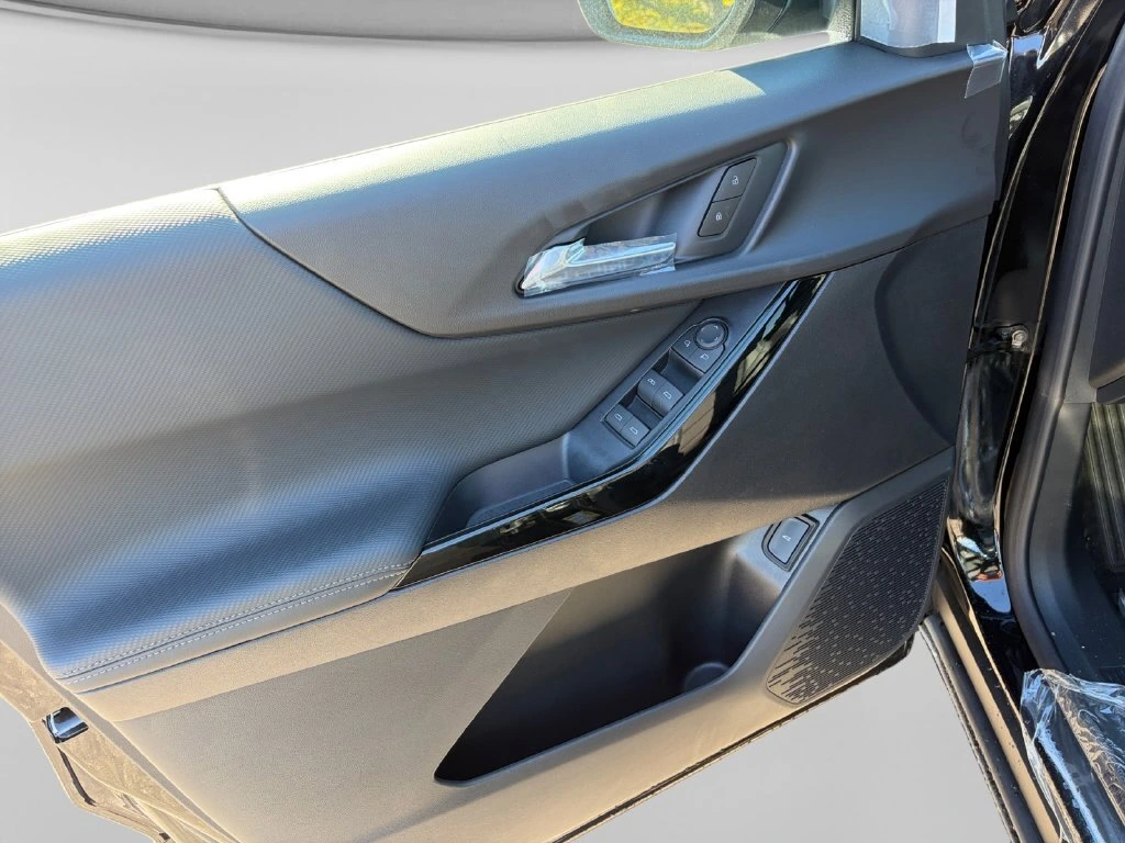 2027 Chevrolet Equinox LT - Photo 20