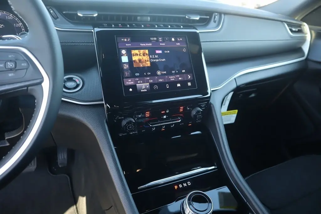 2025 Jeep Grand Cherokee Altitude X photo 4