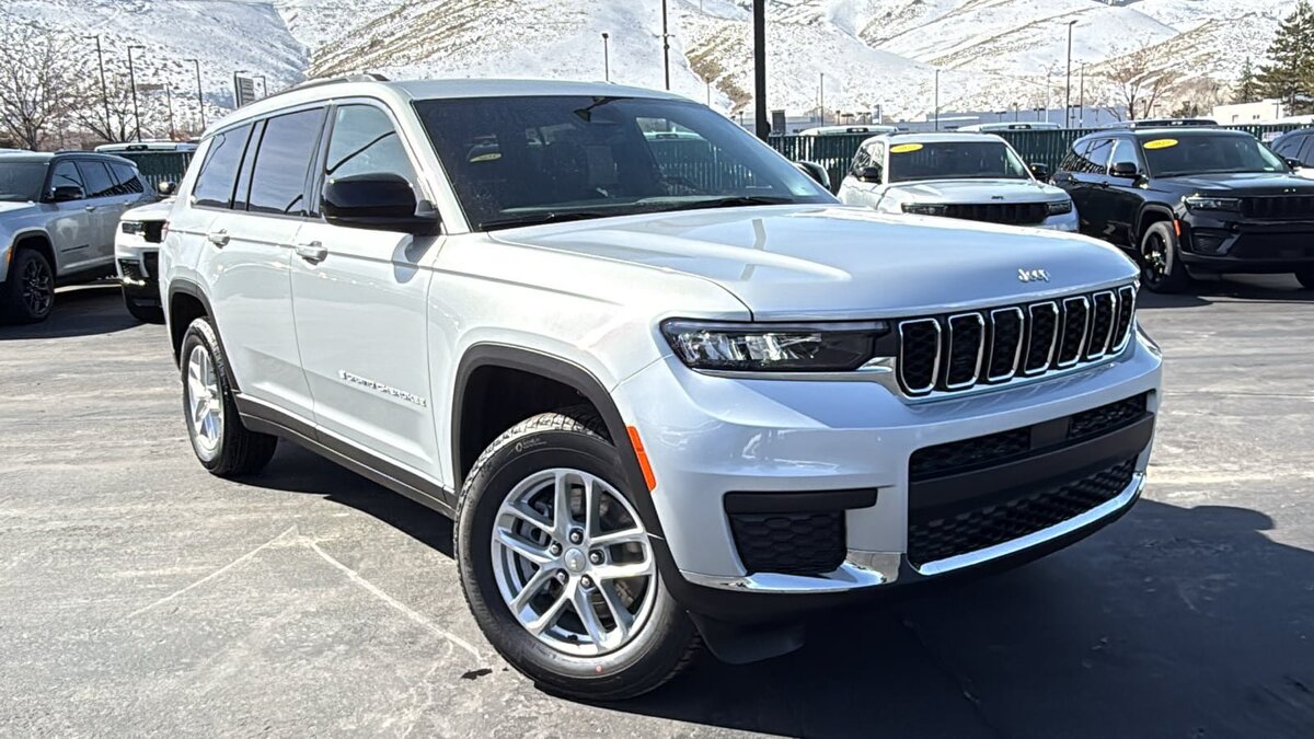 2026 Jeep Grand Cherokee L Laredo X 4x4