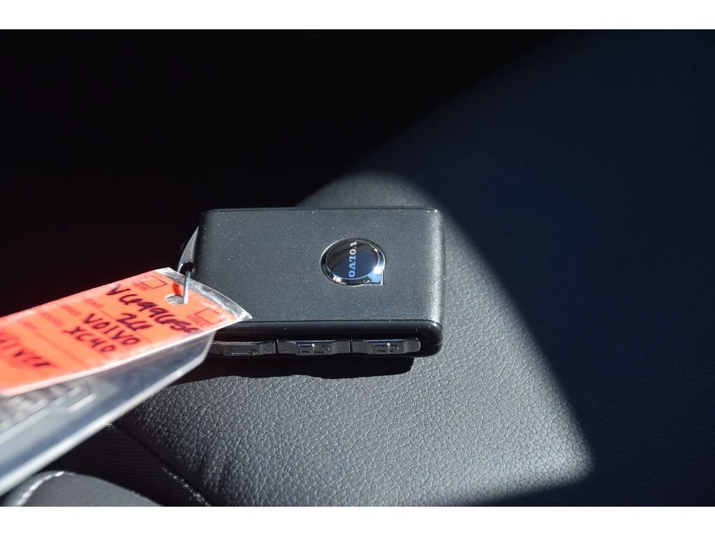 2026 Volvo - image 39