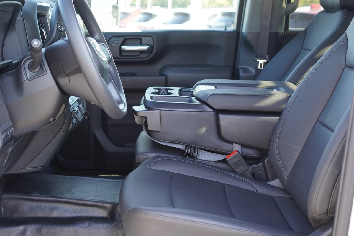 2025 GMC Sierra 3500 Chassis Cab Pro - Photo 18