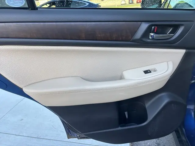 2017 Subaru Outback Limited photo 16