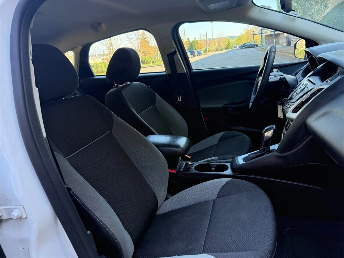 2014 Ford Focus SE - Photo 20