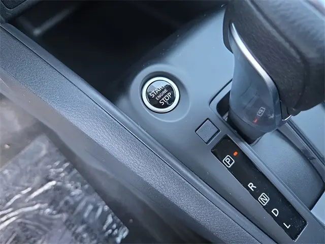2025 Nissan Kicks Play S photo 21