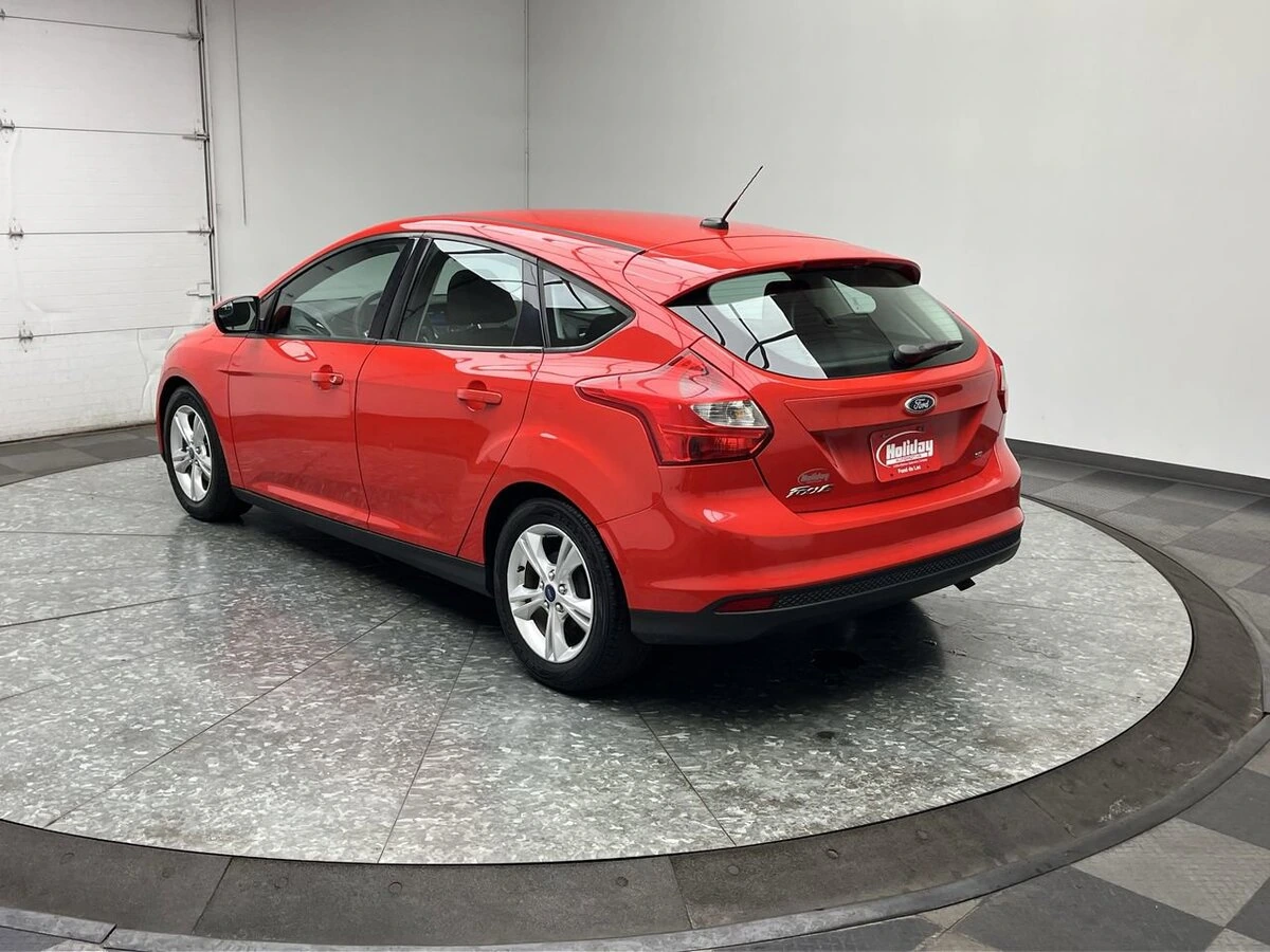 Used 2014 Ford Focus SE with VIN 1FADP3K28EL157557 for sale in Fond du Lac, WI