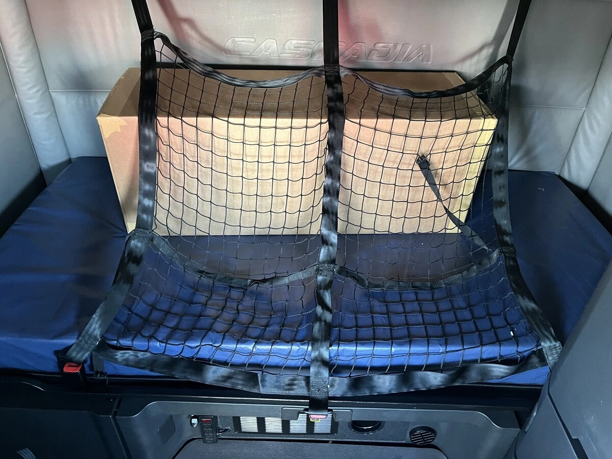 2022 Freightliner Cascadia - image 25