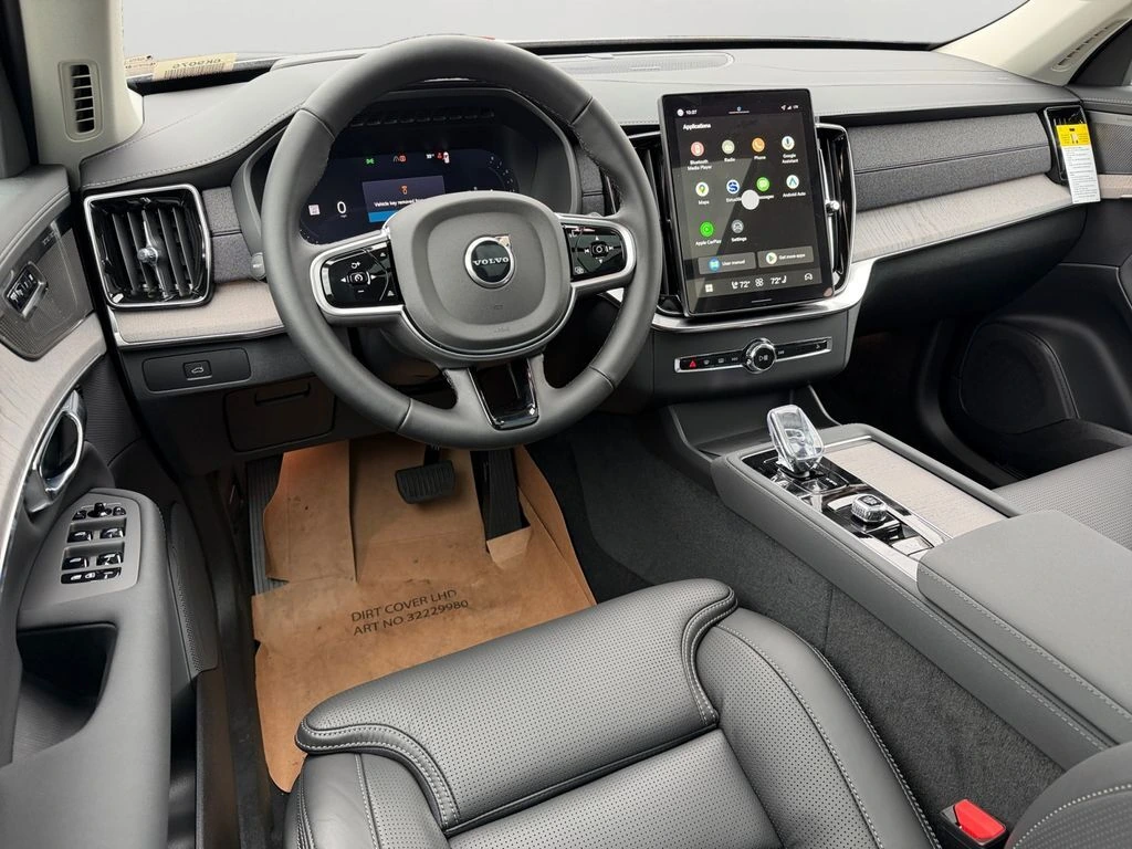 2026 Volvo - image 11