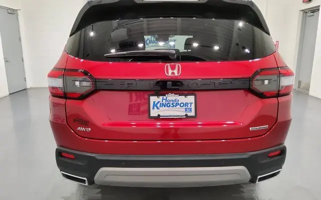 2025 Honda Pilot Touring photo 4