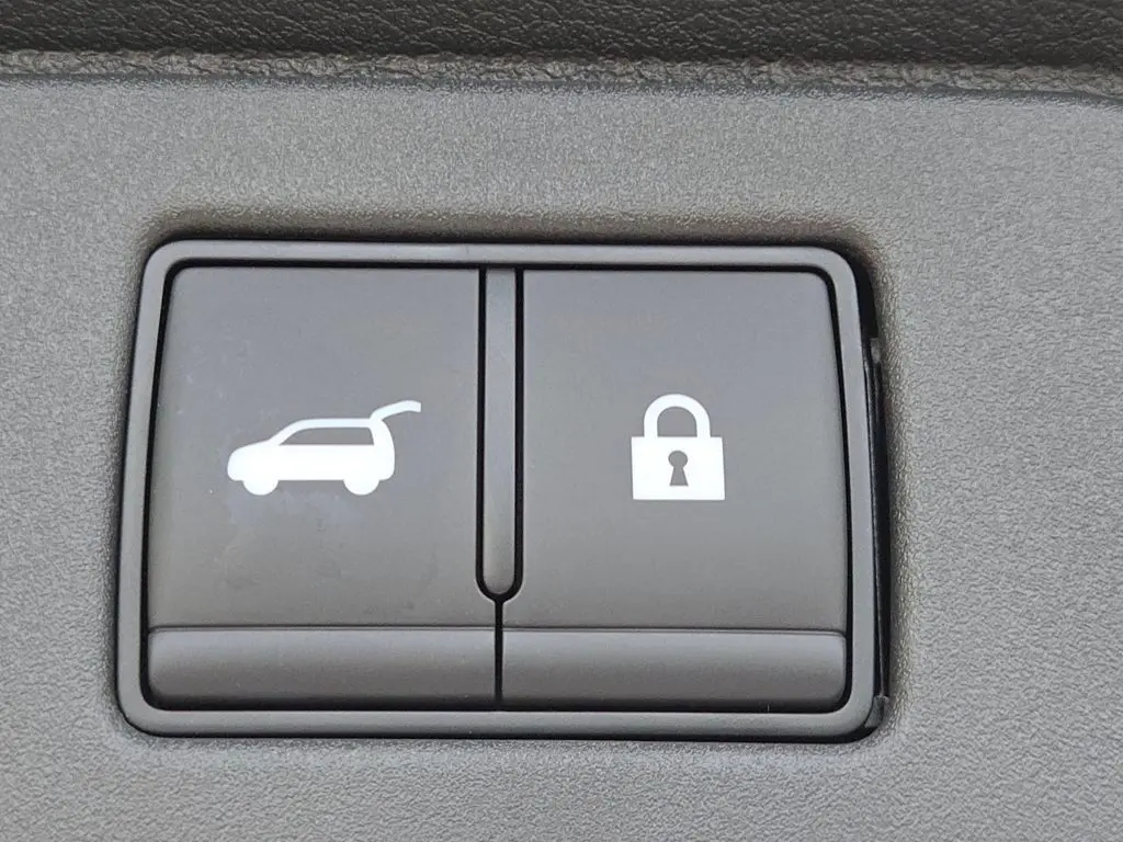 2026 Nissan Rogue Platinum photo 6
