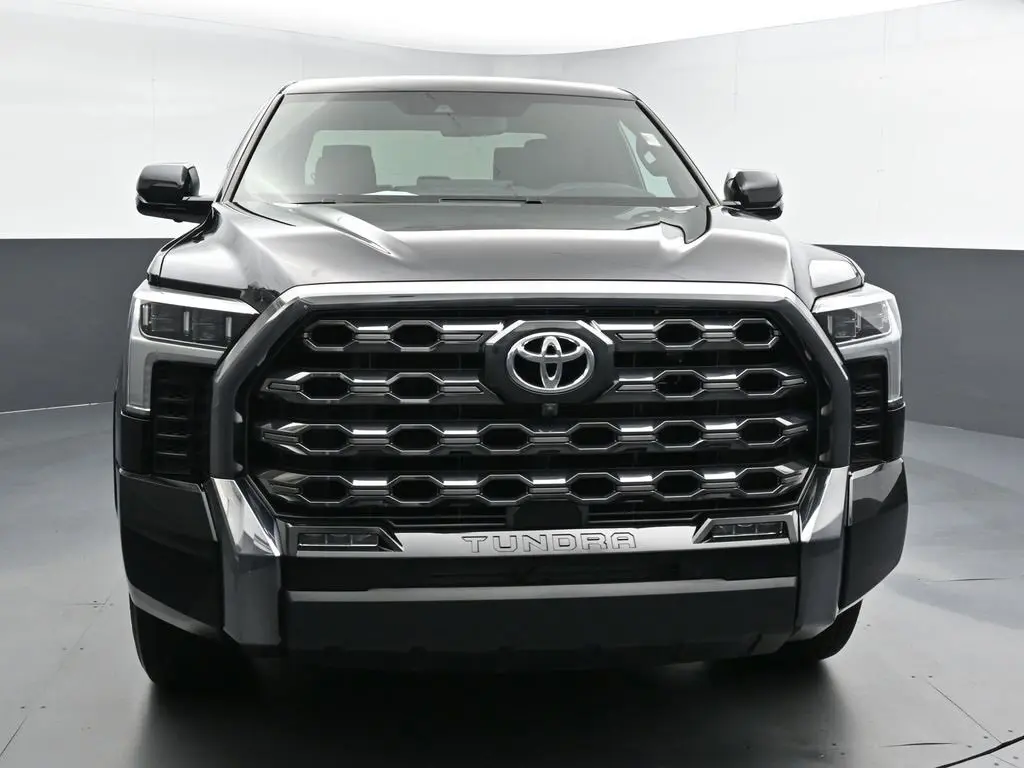 2023 Toyota Tundra Platinum CrewMax photo 3