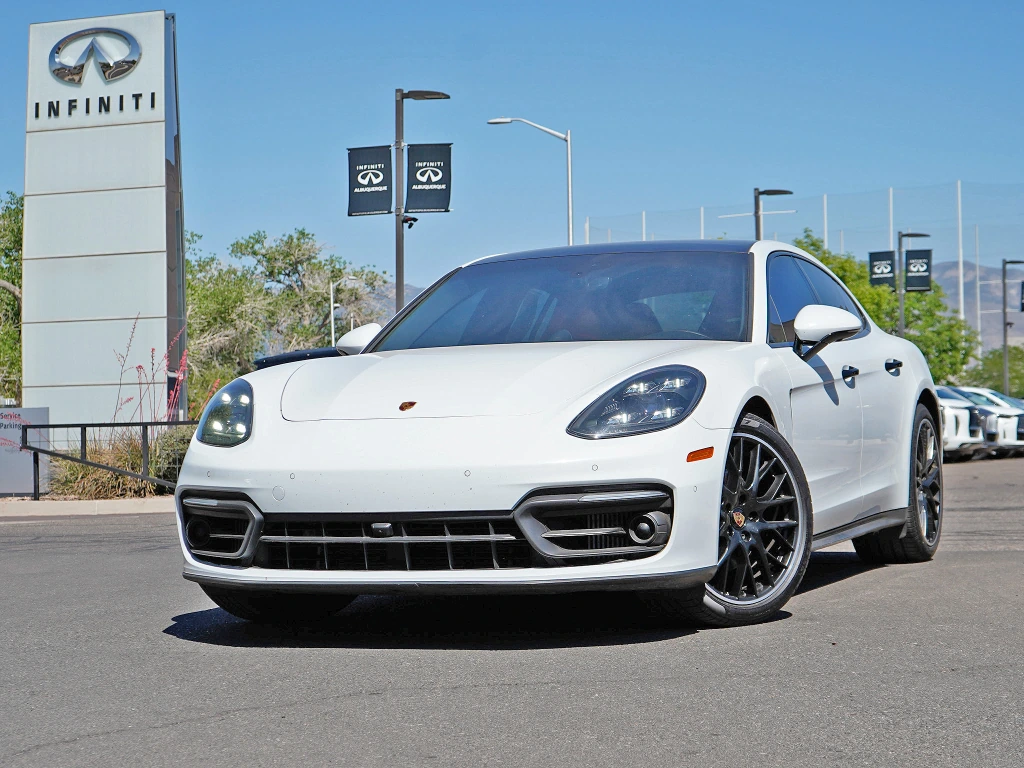 2023 Porsche Panamera 4 Platinum Edition's photo