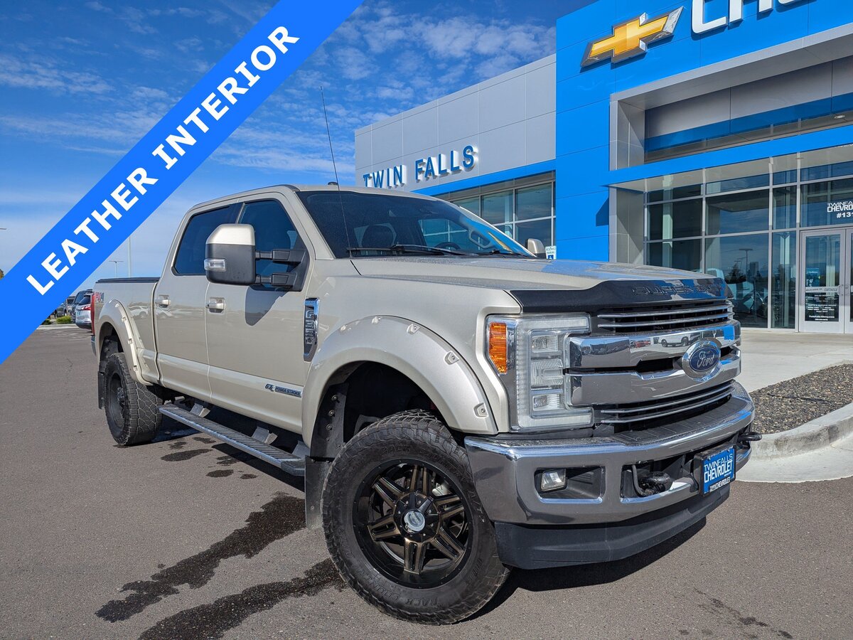 2017 Ford Super Duty F-350 SRW Lariat