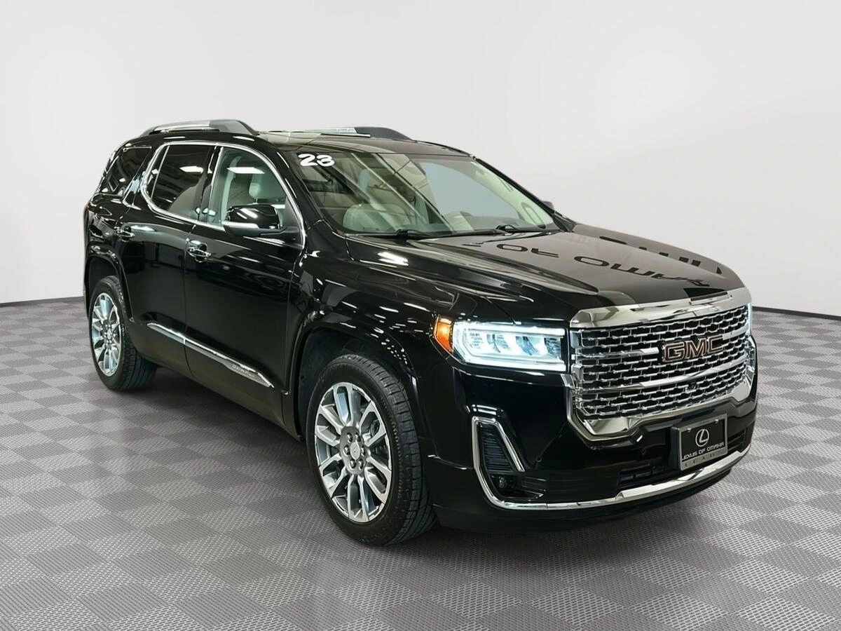 2023 GMC Acadia Denali AWD's photo