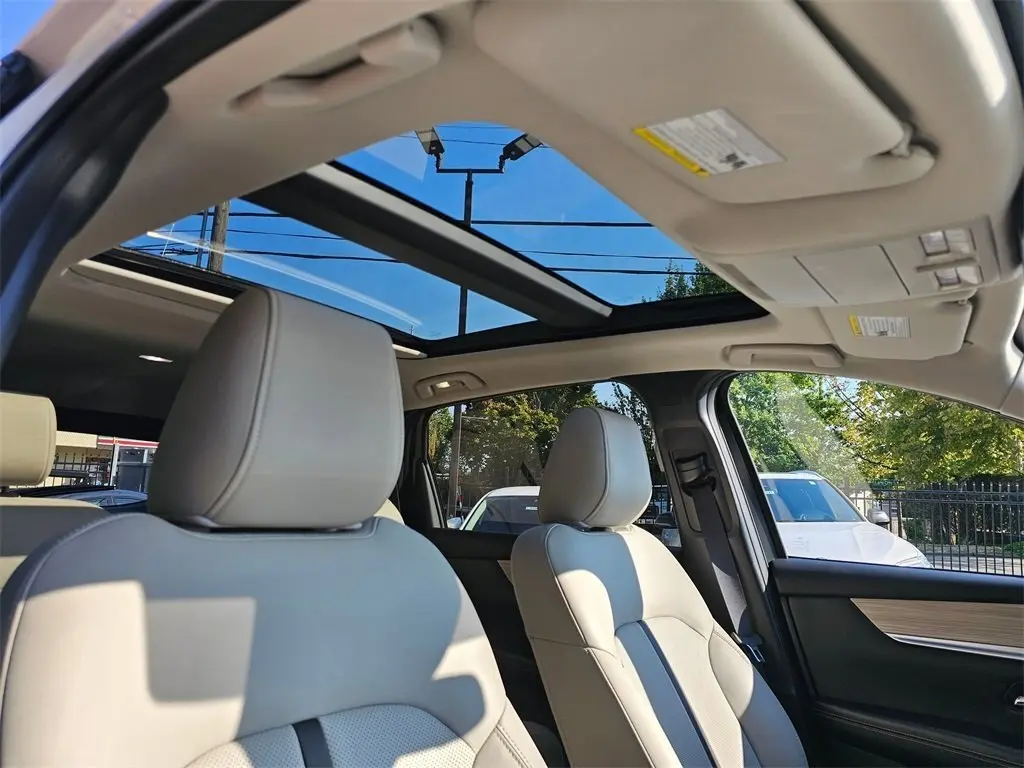 2024 Mazda CX-90 Plug-in Hybrid Premium photo 11