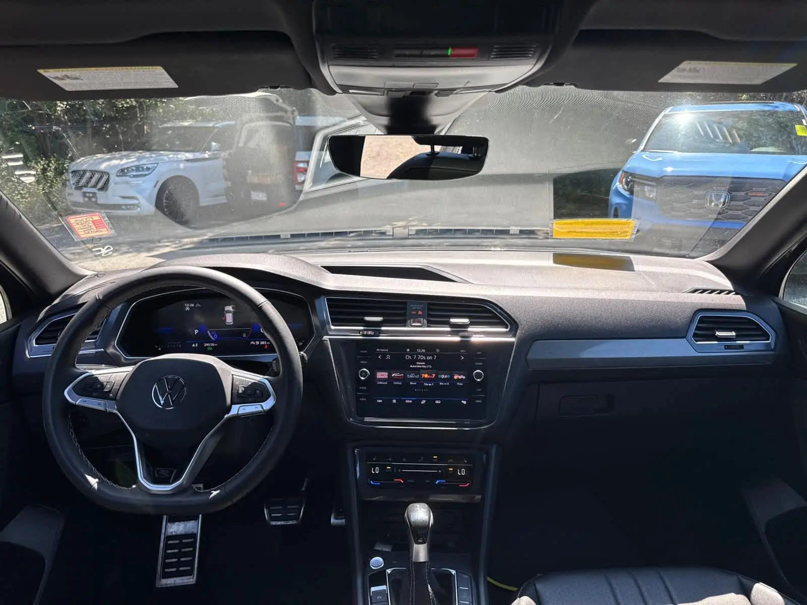 2023 Volkswagen Tiguan SE R-Line Black photo 32