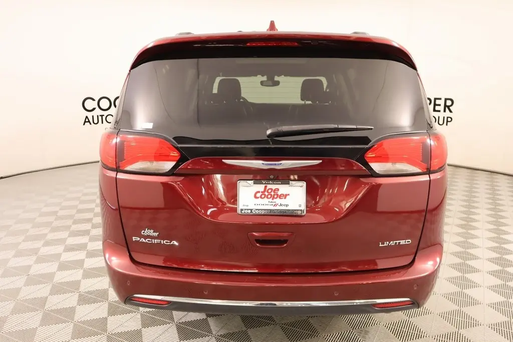 2020 Chrysler Pacifica Limited photo 23