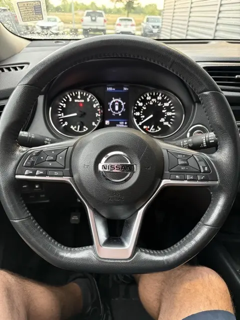 2018 Nissan Rogue SV photo 8