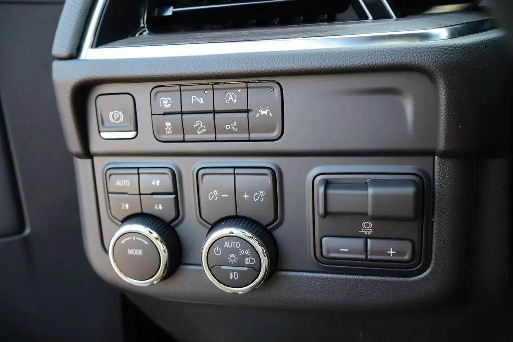2025 Chevrolet Tahoe Premier photo 15