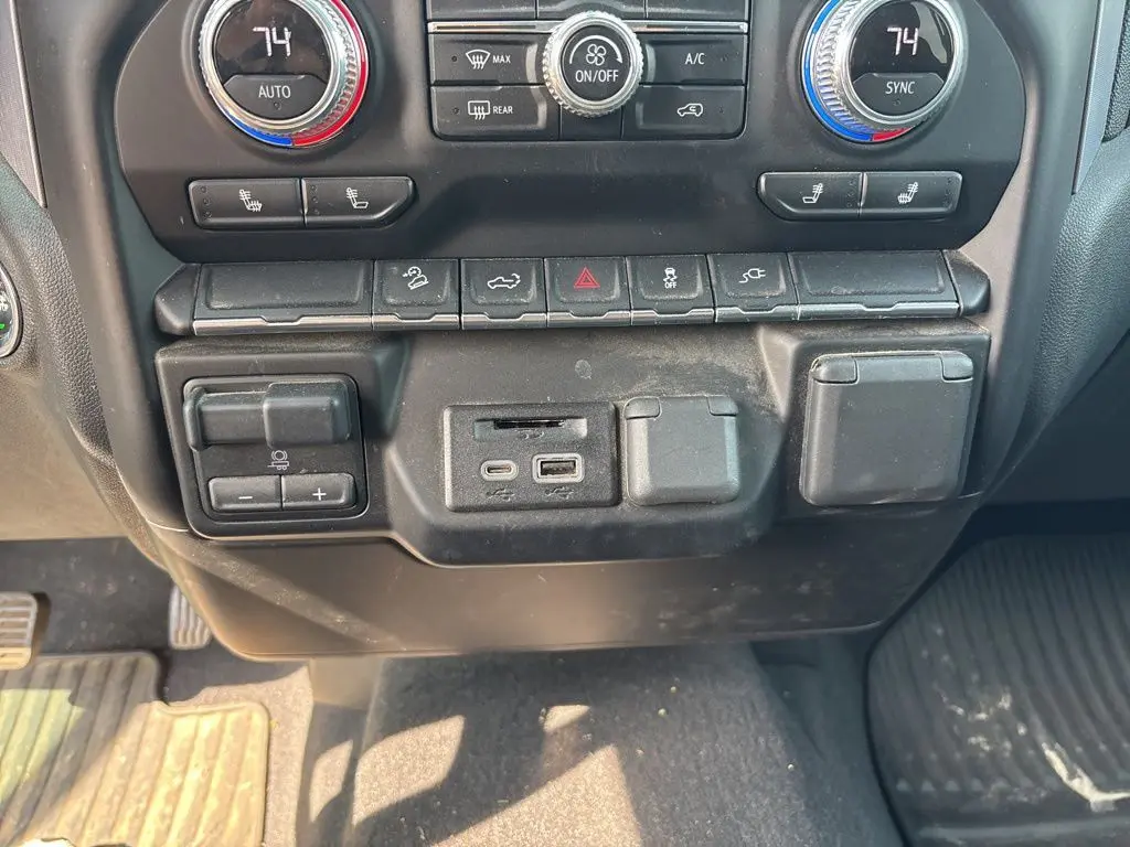 2020 Gmc Sierra SLE photo 30