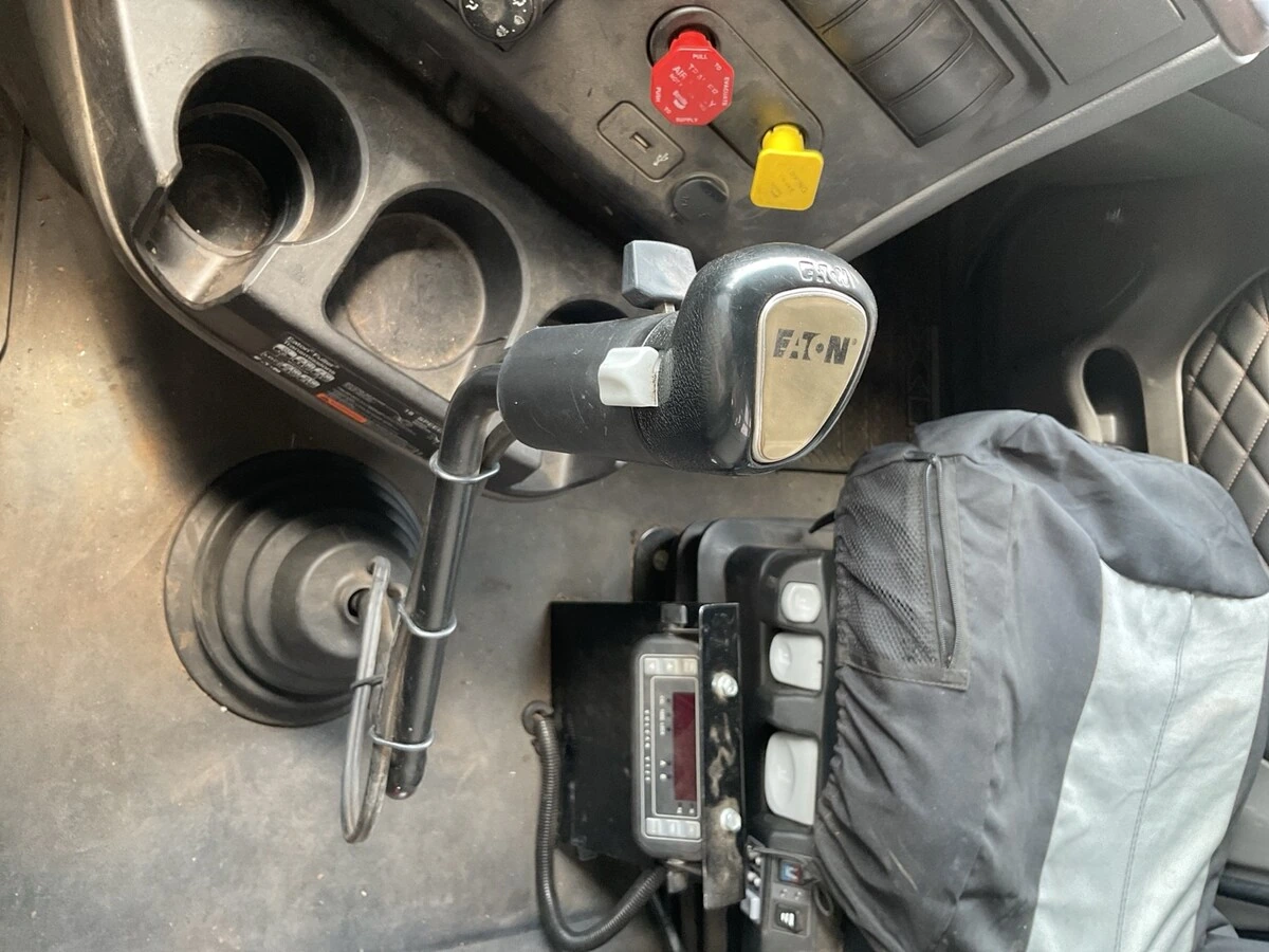 2024 International HX — photo 3