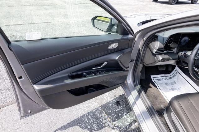 2025 Hyundai Elantra SEL - Photo 14