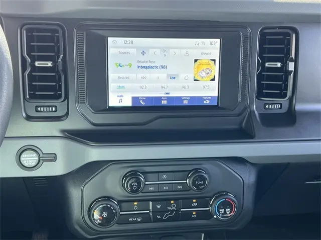 2023 Ford Bronco Base photo 17