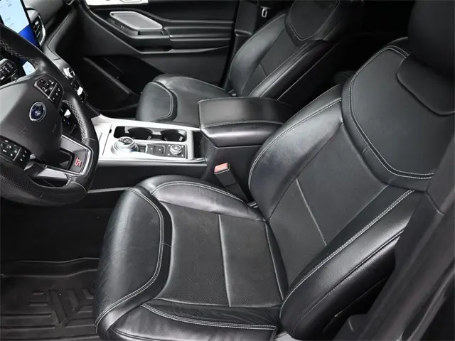 2020 Ford Explorer ST photo 11