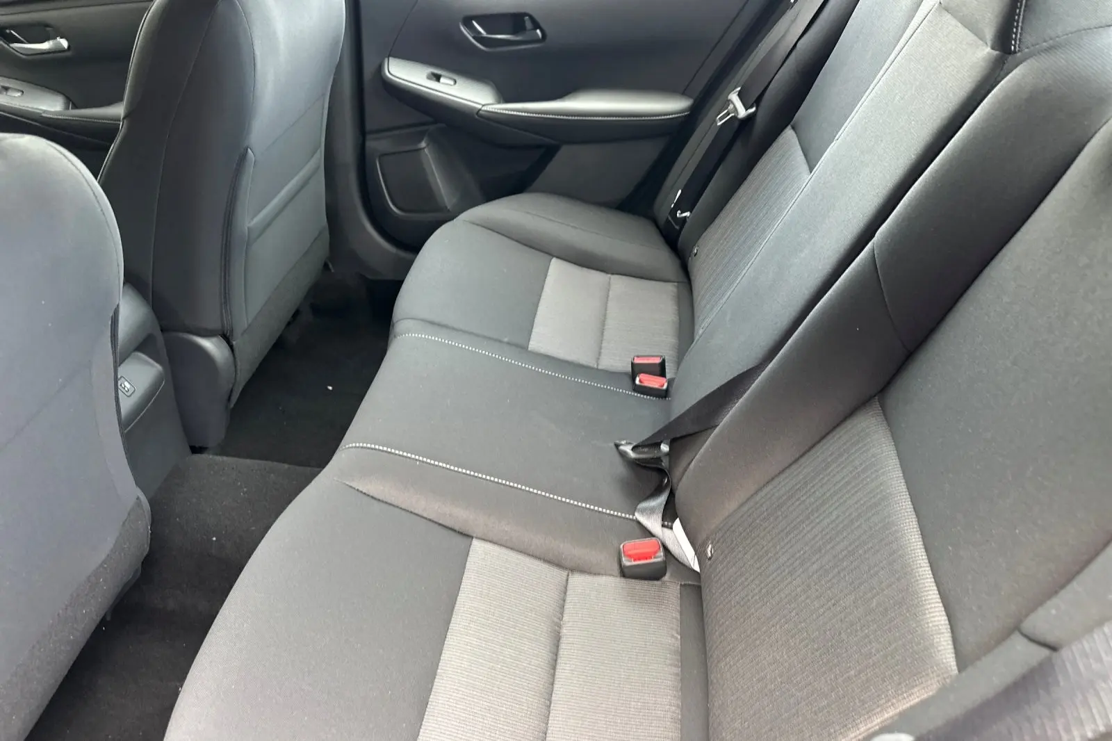 2025 Nissan Sentra SV photo 3