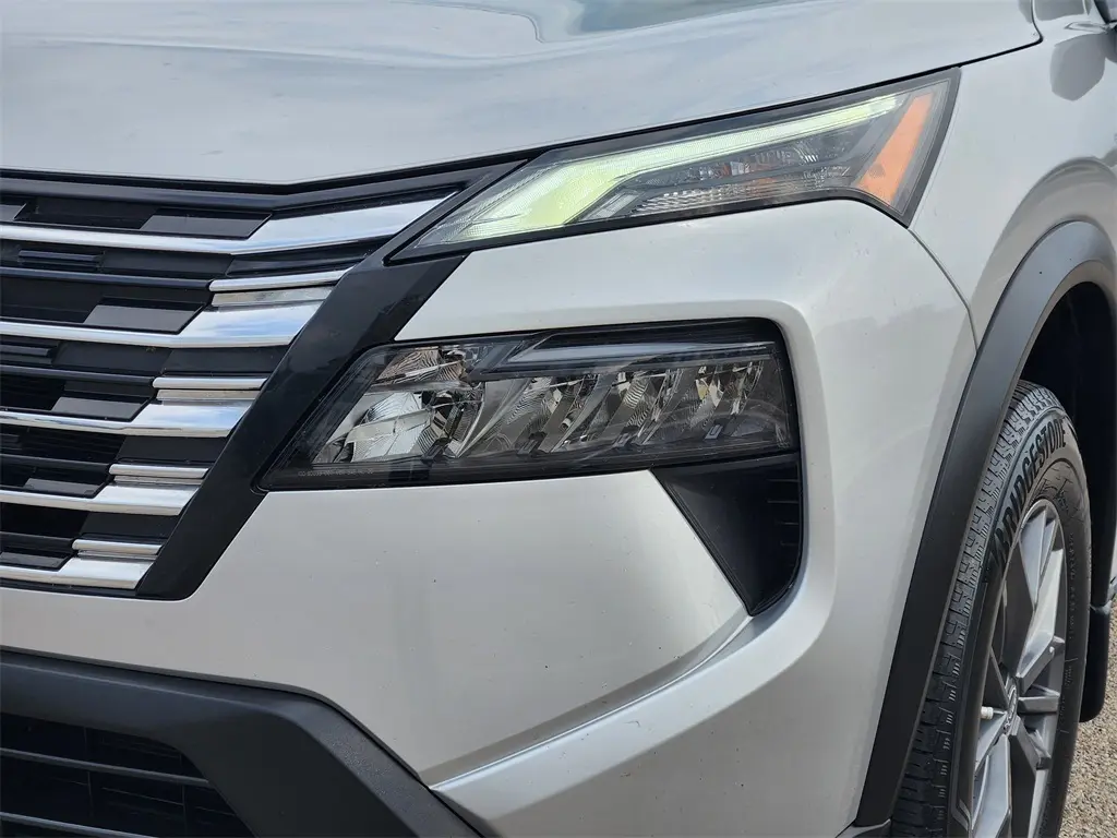 2024 Nissan Rogue S photo 4