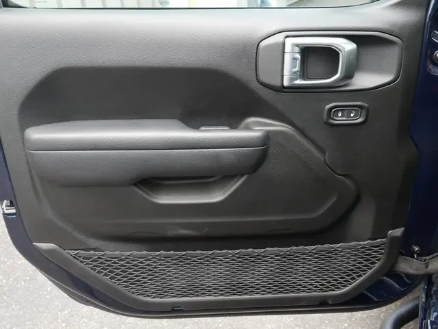 2025 Jeep Wrangler Sport photo 5
