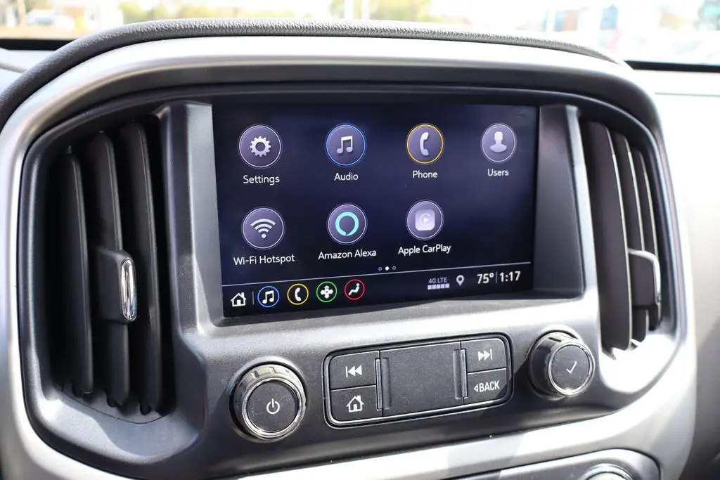 2019 Chevrolet Colorado LT photo 17