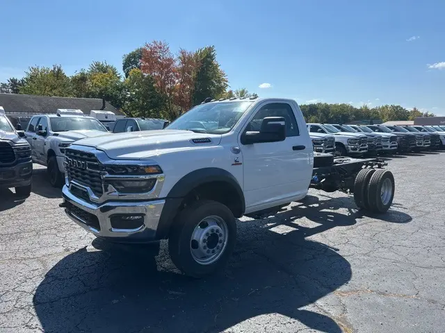 2025 Ram 5500 photo 4