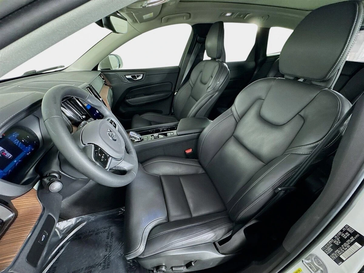 2023 Volvo - image 11