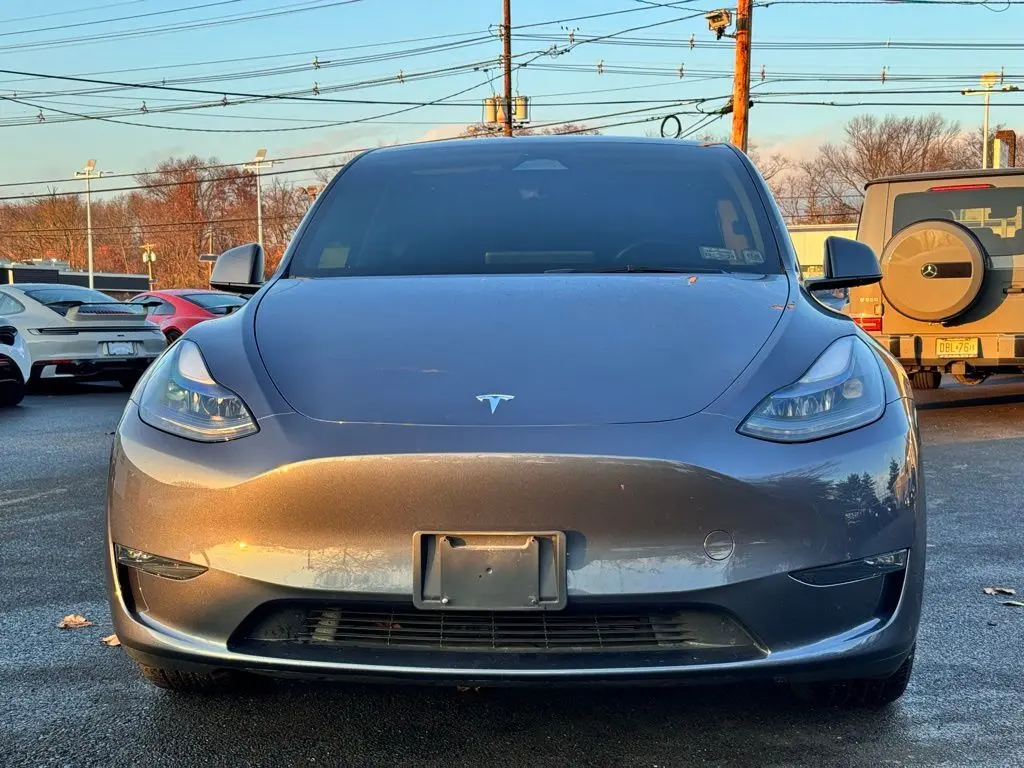 2023 Tesla Model Y Long Range photo 2