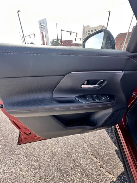 2026 Nissan Kicks SR photo 20