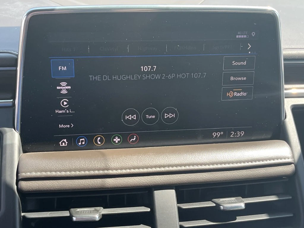 2021 Chevrolet Suburban LT - Photo 16