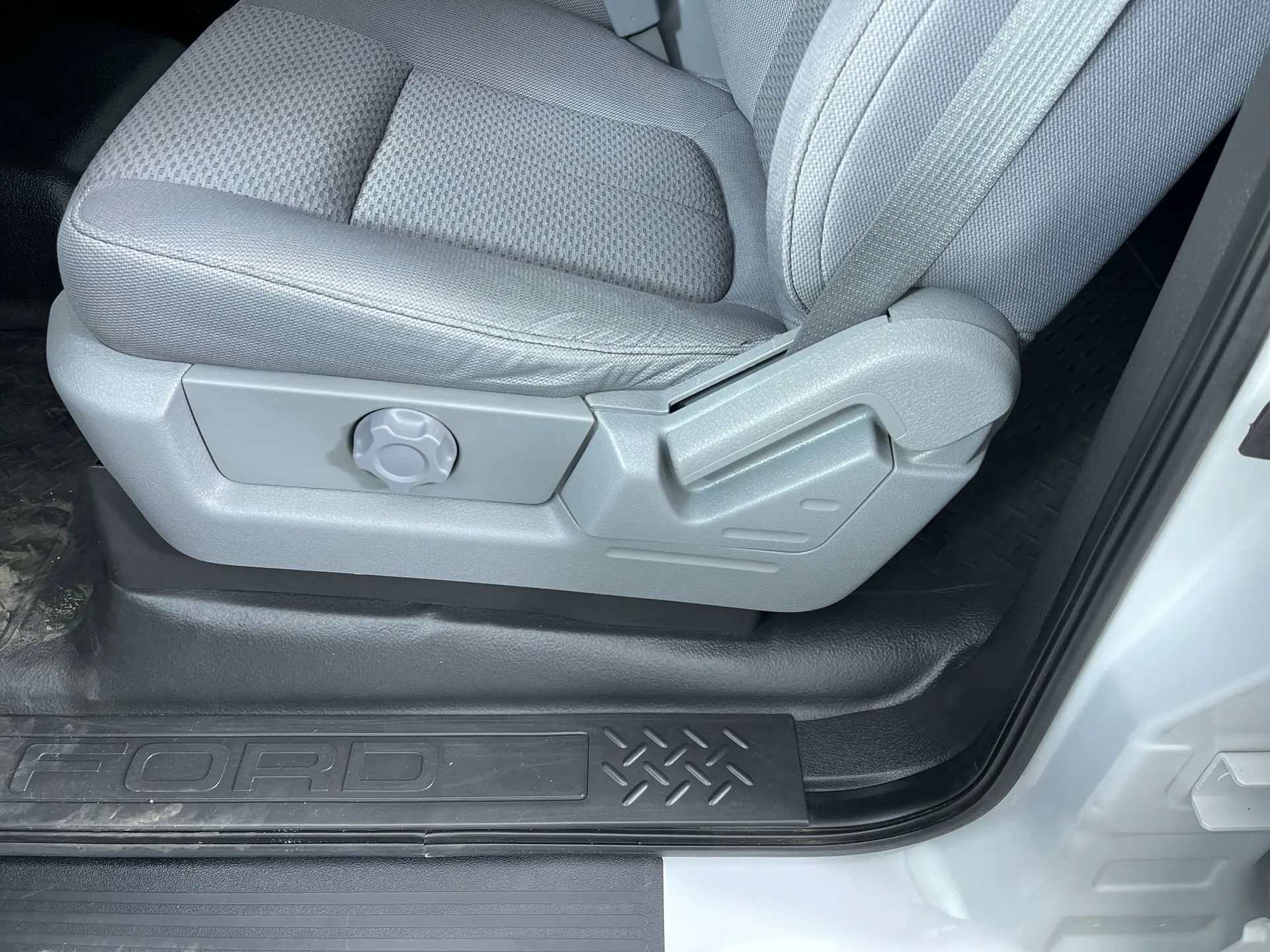 2013 Ford F-150 XL photo 11
