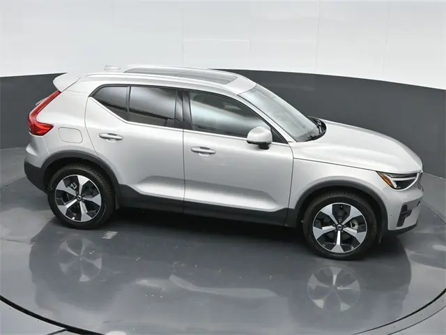 2024 Volvo XC40 Plus photo 38