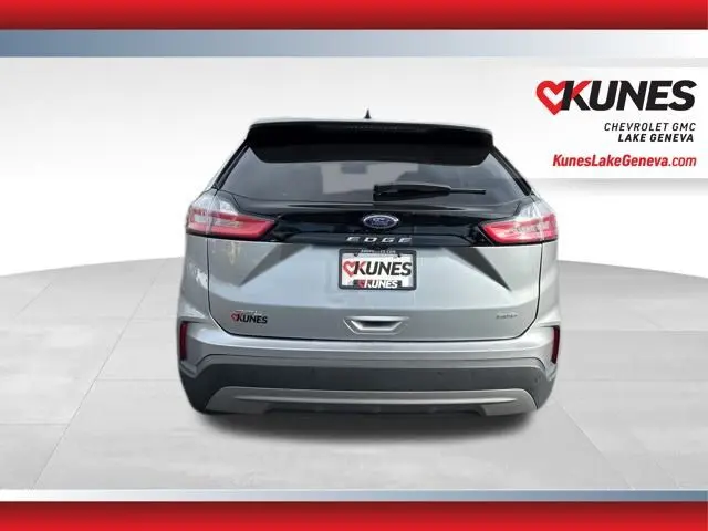 2024 Ford Edge SEL photo 3