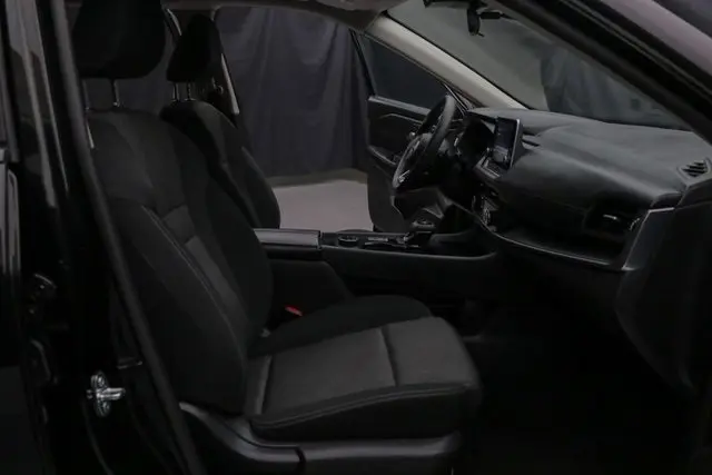 2024 Nissan Rogue SV photo 16