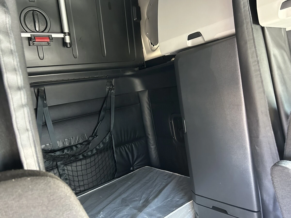 2024 Freightliner Cascadia - image 8