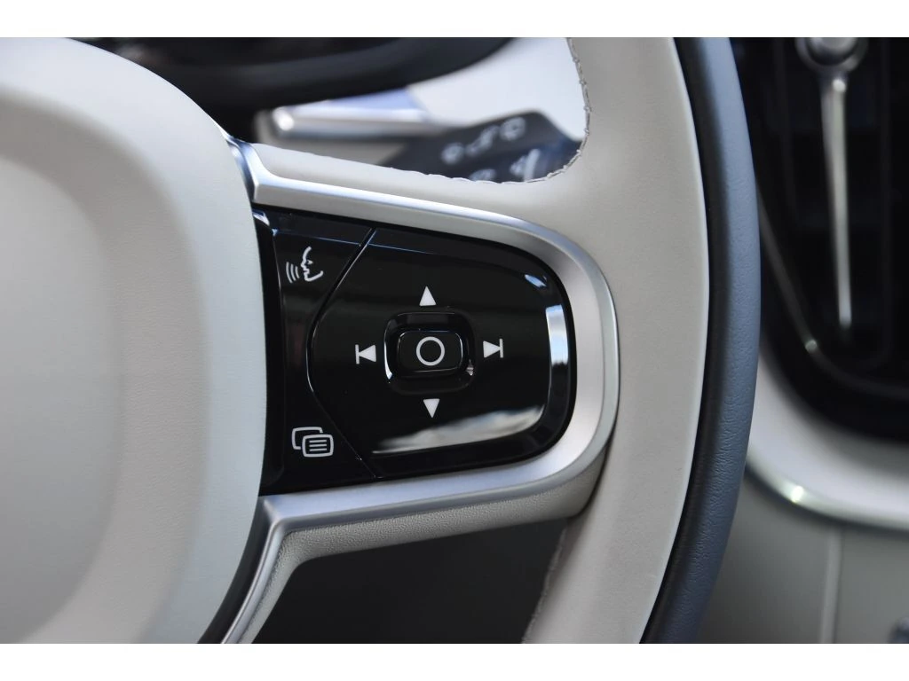 2026 Volvo - image 34