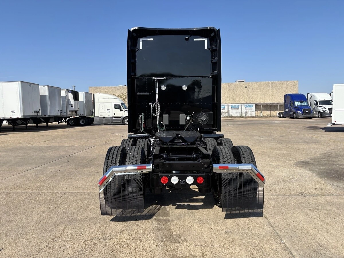 2023 Kenworth T680 — photo 6