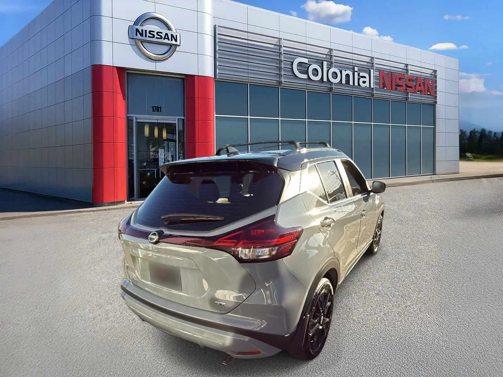 2024 Nissan Kicks SR photo 4