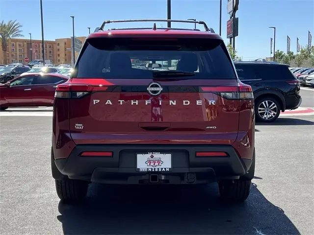 2025 Nissan Pathfinder SV photo 5